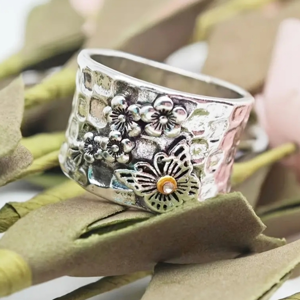 Butterfly Vintage Band Ring